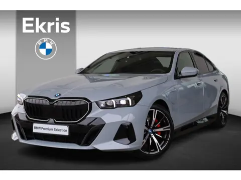 BMW 5 Serie Sedan 530e | M Sportpakket Pro | Driving Assistant Professional | Stuurverwarming