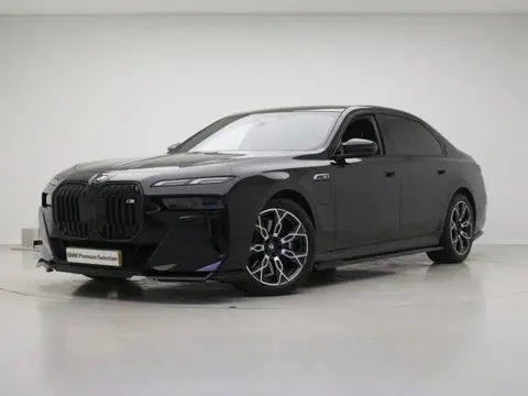 BMW 7 Serie M760e xDrive | Executive Lounge | Sky Lounge | Connoisseur | Rear-seat entertainment exp