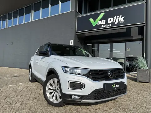 Volkswagen T-Roc 1.5 TSI Sport Panodak Navi Camera El.Klep Trekhaak