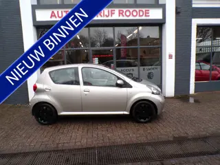 Toyota Aygo 1.0-12V 5-Drs Automaat Calvin Klein AIRCO,LEER,LMV!