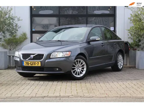 Volvo S40 2.4 Edition Aut. - 5CIL - CRUISE - XENON - TREKHAAK - PDC - DEALER OH