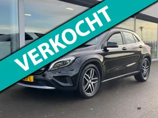 Mercedes-Benz GLA-klasse 180 Ambition Style automaat , afneembare trekhaak , panoramaschuifdak