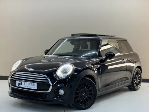 MINI Mini 1.5 Cooper, 136Pk, 2014, 2de eigenaar, Panoramadak, Harman Kardon, Groot scherm, Climate c