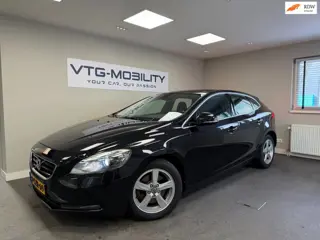 Volvo V40 1.6 T3 Summum Navi|ClimateControl|Stoelverwarming|PDC A|Xenon|APK 12-2026
