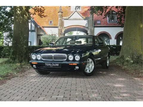 Jaguar Sovereign 3.2 V8 (bj 2001, automaat)