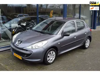 Peugeot 206 + 1.1 XR