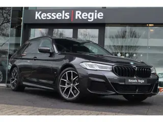 BMW 5 Serie Touring 520i M-Sport Pano Memory ACC Keyless Camera HiFi Comfortstoelen 19” Stuurverwarm
