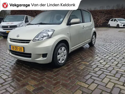 Daihatsu Sirion 2 1.0-12V Premium Tik in de motor Vebruikt olie,Koppeling slecht