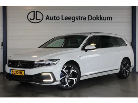 Volkswagen Passat Variant 1.4 TSI PHEV GTE Business Trekhaak | Pano | Virtual Cockpit | Leder | Keyl