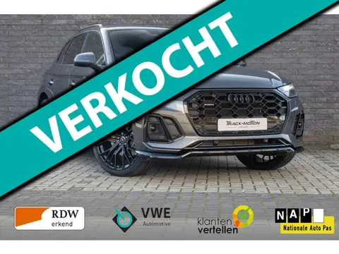 Audi Q5 50 TFSI e S edition Competition Grey & Black