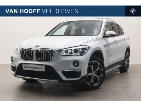 BMW X1 sDrive20i High Executive xLine Automaat / Trekhaak / Panoramadak / Achteruitrijcamera / Head-