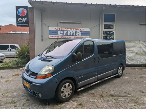 Renault Trafic invalide/rolstoel bus 2.5 dCi L2H1 invalide/rolstoel bus