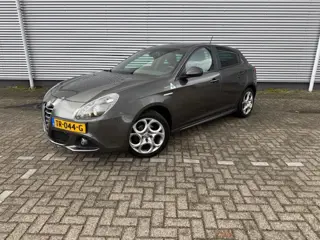 Alfa Romeo Giulietta 1.6 JTDm Exclusive,Schuif/Kanteldak,clima,Navigatie,dikke LM velgen