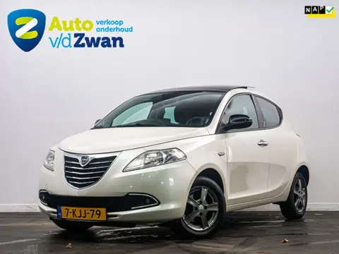 Lancia Ypsilon 0.9 TwinAir Platinum 5-Deurs/Leer/P-sensoren