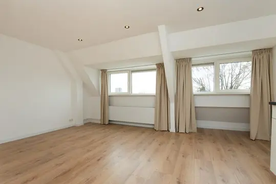 Te huur 3 kamer appartement Vrijenbanselaan, Delft