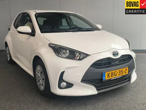 Toyota Yaris 1.5 Hybrid 115 Comfort Rijklaar + 12 maanden Bovag-garantie Henk Jongen Auto's in Helmo