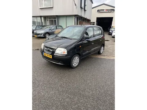 Hyundai Atos 1.1i Active Young 5 deurs Nieuwe Apk 11-03-2027 Keurig nette Atos met 109484 kilometer.
