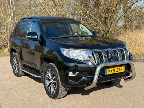 Toyota Land Cruiser 150 204 PK Apple Car play 2.8 D-4D-F Professional High Roof Blind Van