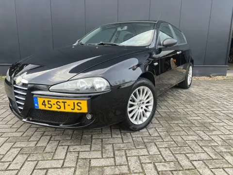 Alfa Romeo 147 2.0 T.Spark Distinctive Clima/Lmv/Apk5-2027!!