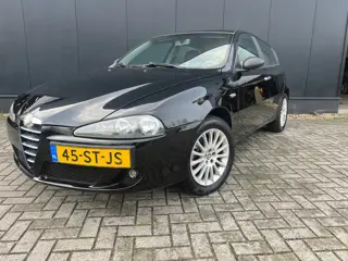 Alfa Romeo 147 2.0 T.Spark Distinctive Clima/Lmv/Apk5-2027!!