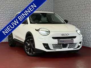 Fiat 600 1.2 HYBRID LA PRIMA LEER MASSAGE ELEK.STOEL CAMERA CARPLAY ADAP.CRUISE STOELVERW. ELEK.KLEP
