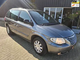 Chrysler Voyager 3.3i V6 SE