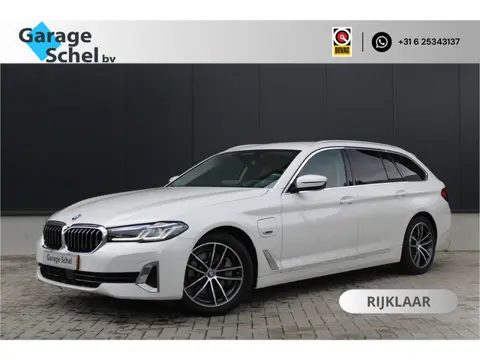 BMW 5 Serie Touring 520e High Executive - Laser - Memory - HUD - Achteras besturing - Stoel/Stuur ve