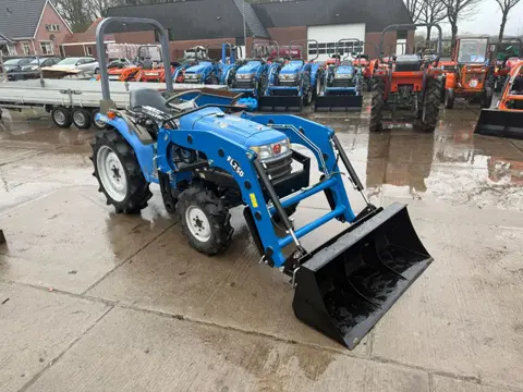 Iseki Sial 193 met voorlader