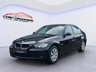 BMW 3-serie 318i in top staat!/Apple Carplay/Trekhaak/Airco/Cruise control/Centrale deurvergr./Elekt