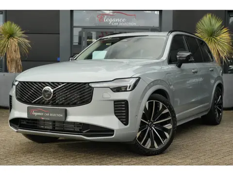 Volvo XC90 2.0 T8 Plug-in hybrid AWD Ultra Dark 455pk Panoramadak/Bowers&Wilkins/Luchtvering