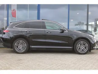 Mercedes-Benz EQC 400 4MATIC Premium Plus 80 kWh AMG LINE LEDER SCHUIFDAK CARPLAY SFEER KEY-LESS GO