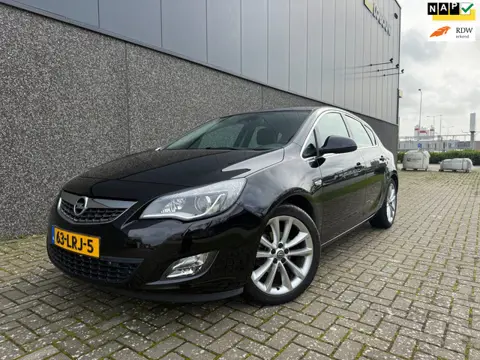 Opel Astra 1.6 Cosmo/Full Options/Nieuwe APK en beurt!
