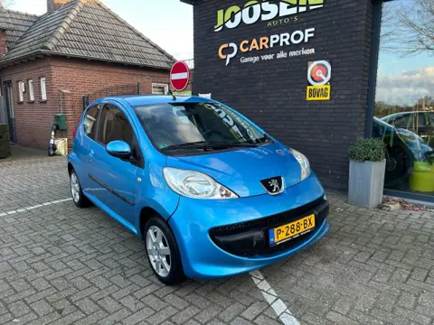 PEUGEOT 107 1.0-12V XR