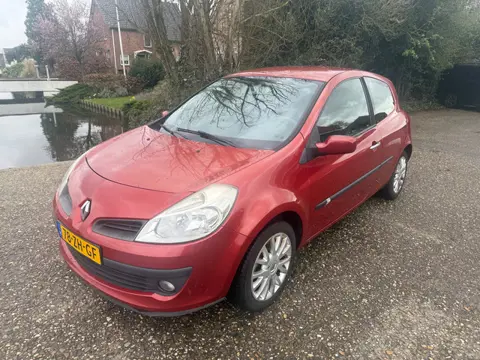 Renault Clio 2.0-16V Dynamique S