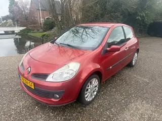 Renault Clio 2.0-16V Dynamique S