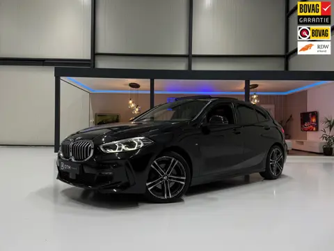 BMW 1-serie 118i High Exec M Sport Pano Led Acc Camera Navi Carplay Leder Stoel&stuurverw.