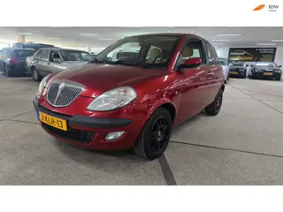 Lancia Ypsilon 1.4-16V Platino DFN Automaat! Airco