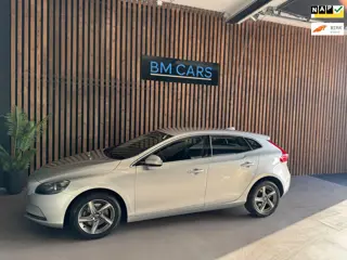 Volvo V40 1.6 T2 R-Design Airco, Navigatie, Nieuwe APK