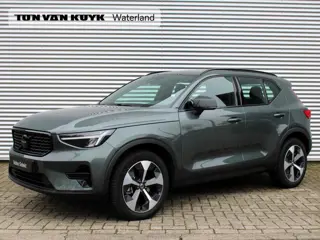 Volvo XC40 2.0 B4 Plus Dark / Trekhaak / All Season Banden / Stoel+Stuurwielverwarming / Elek. verst