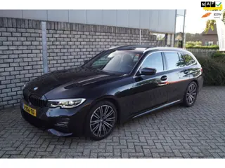 BMW 3-serie Touring 318i High Executive Edition M Sport Autom Panodak Leder Sportst Stoelverw Clima 