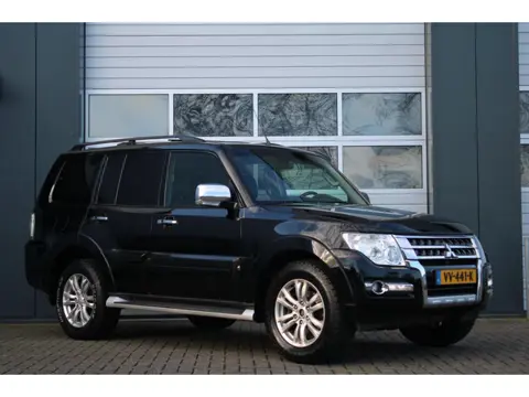 Mitsubishi MITSUBISHI PAJERO 3.2 DI-D 190pk 4WD Grijskenteken Automaat 3500KG Cruise/Camera/Xenon/Na