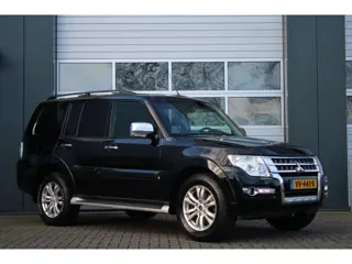 Mitsubishi MITSUBISHI PAJERO 3.2 DI-D 190pk 4WD Grijskenteken Automaat 3500KG Cruise/Camera/Xenon/Na
