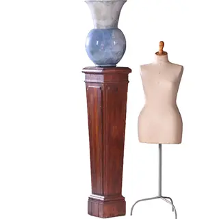 Hoge vierkante taps lopende  zuil 17e/18e eeuw in eikenhout zeer zwaar