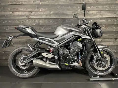 Triumph STREET TRIPLE R - 51686456