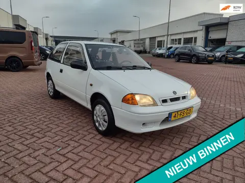Suzuki Swift 1.0 GLS MOOIE AUTO BEL 0619590613 AUTOMAAT APK 01-04-2027 NIEUWE