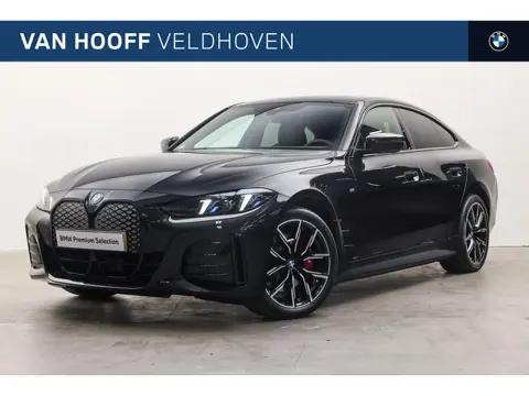 BMW i4 eDrive40 M Sport / Comfort Access / Achteruitrijcamera / Adaptieve LED / Getint glas