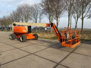 JLG 800 AJ 26m knikarm telescoop hoogwerker 4x4 (bj 2015)