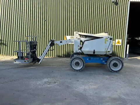 JLG H 340 AJ 12m hybride knikarm hoogwerker 4x4 (bj 2020)