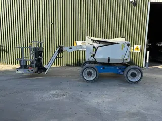 JLG H 340 AJ 12m hybride knikarm hoogwerker 4x4 (bj 2020)