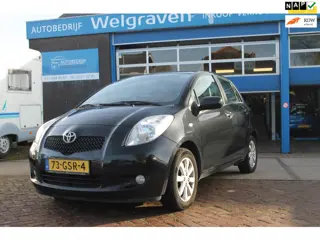 Toyota Yaris 1.3 VVTi Executive 5 drs leder navi